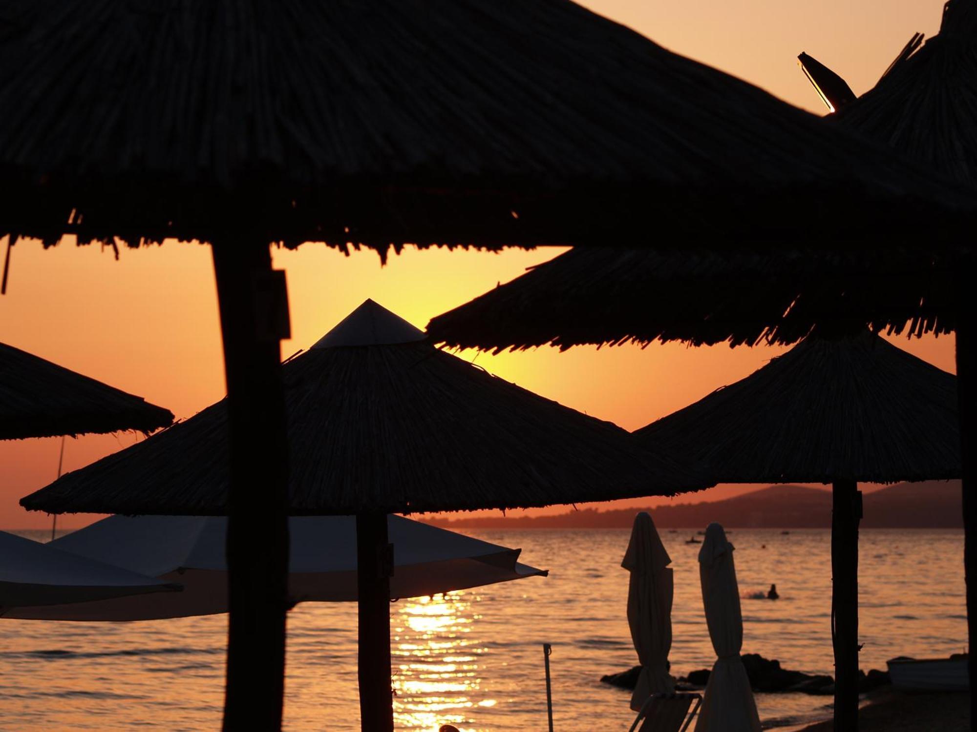 Apartamento Assano Seafront Luxury Nikiti  Exterior foto