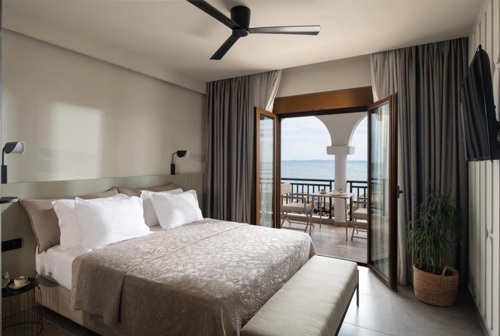 Apartamento Assano Seafront Luxury Nikiti  Exterior foto