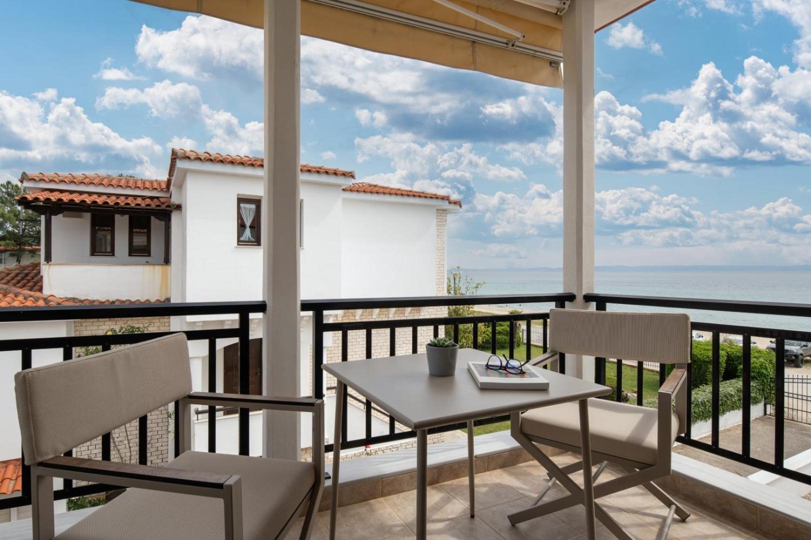 Apartamento Assano Seafront Luxury Nikiti  Exterior foto