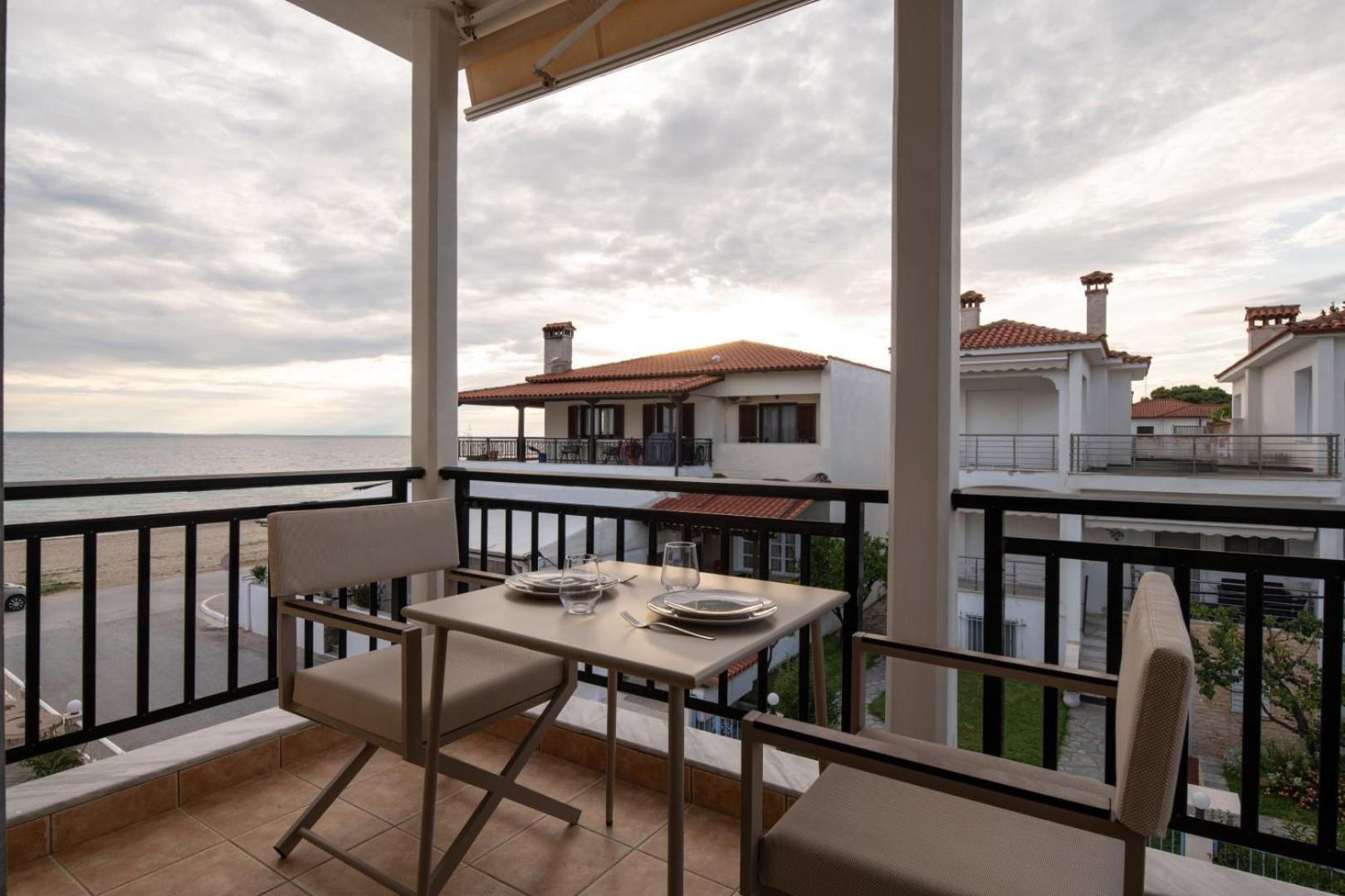 Apartamento Assano Seafront Luxury Nikiti  Exterior foto