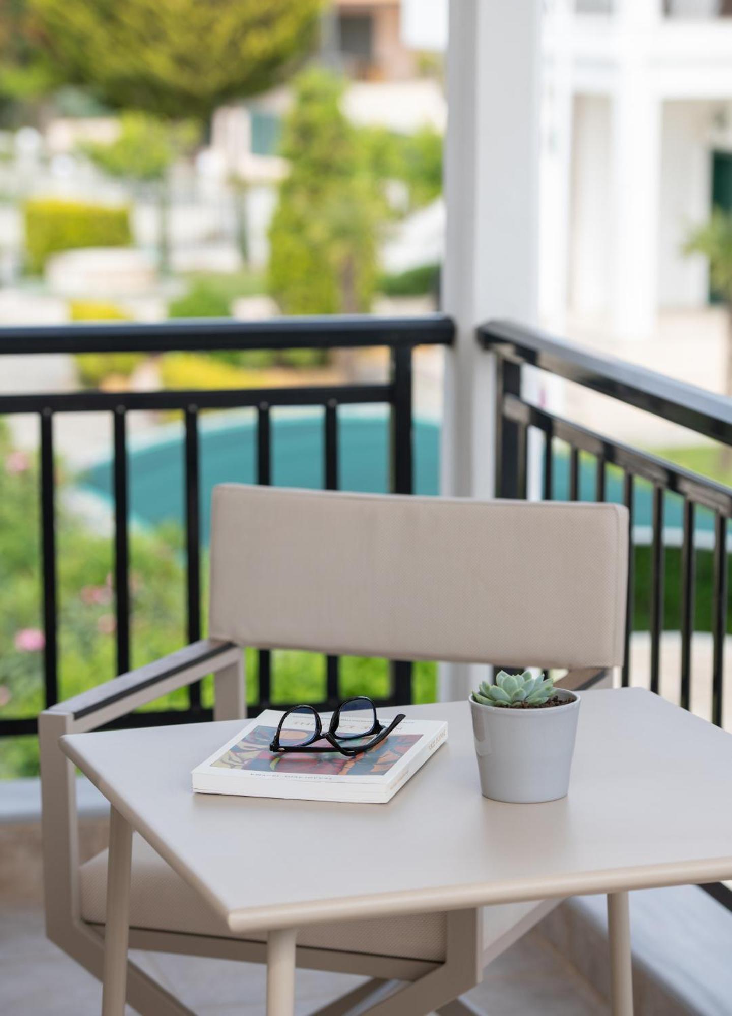 Apartamento Assano Seafront Luxury Nikiti  Exterior foto